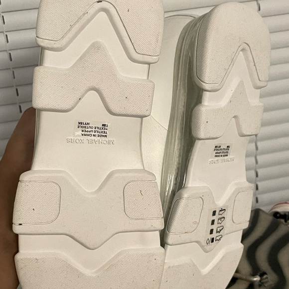 NEW! 𝑴𝑲 𝑺𝑶𝑪𝑲 𝑺𝑵𝑬𝑨𝑲𝑬𝑹𝑺 - Picture 4 of 6